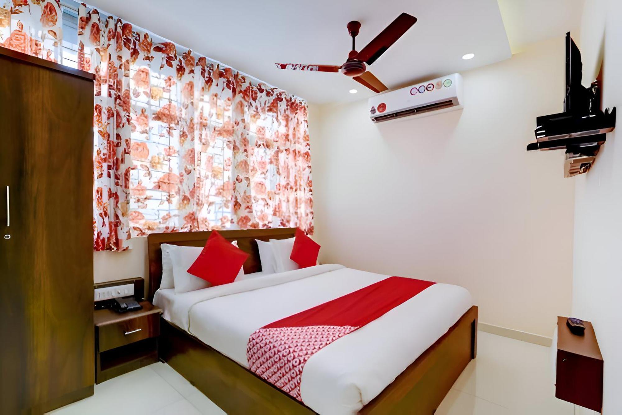 Hotel Blue Leaf Rajkot Εξωτερικό φωτογραφία