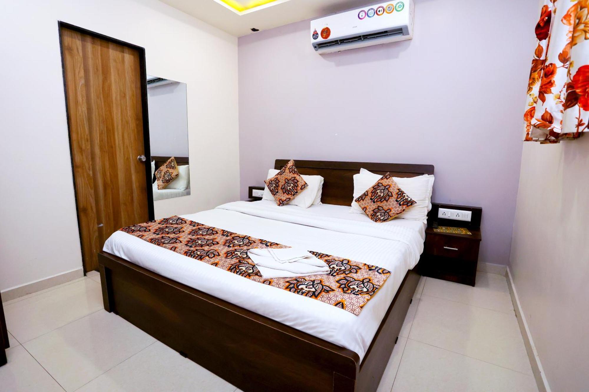 Hotel Blue Leaf Rajkot Εξωτερικό φωτογραφία